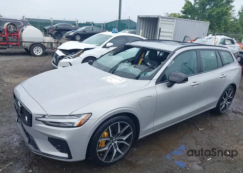 2024 Volvo V60 Recharge Plug-In Hybrid T8 Polestar Engineered из США, поврежденный, VIN YV1H60EP8R1627666